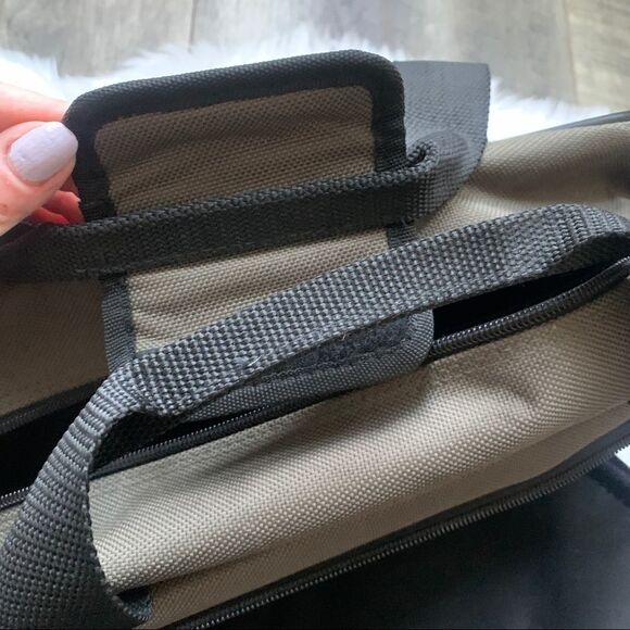 Eddie Bauer Men’s Travel Laptop Carryon Shoulder Bag Olive Green - Picture 12 of 12